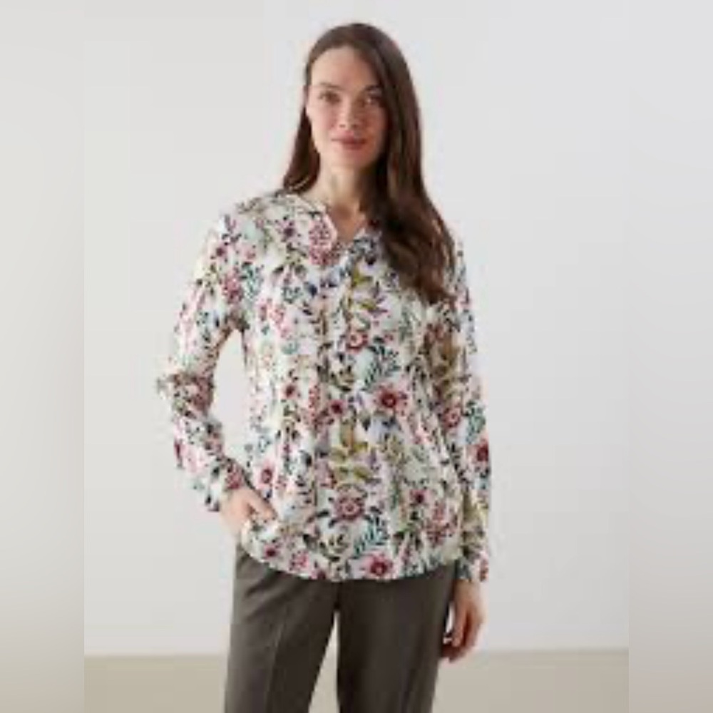 HNM women’s size 12 long‎ sleeve blouse ruffle shoulder accent floor print New